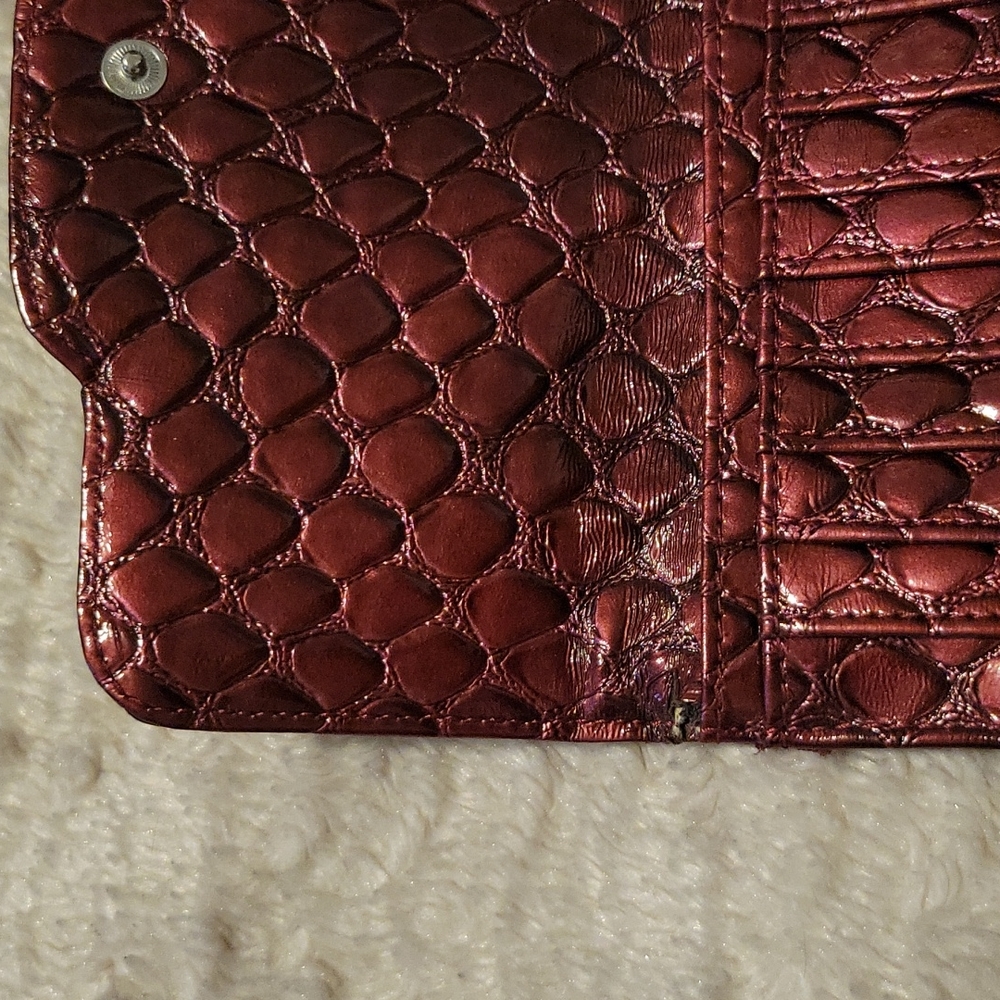 GUESS~ Wallet - Picture 4 of 7